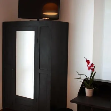 Pensión Parco Dei Canape *